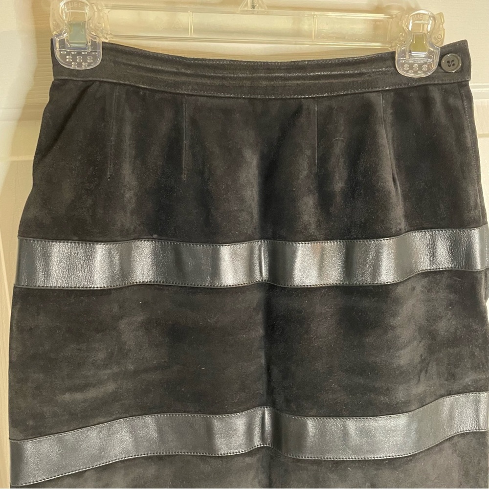Vintage Saint Laurent Black Suede Mini Skirt with Leather Stripes Size 36 ~ US 6 - Picture 4 of 8